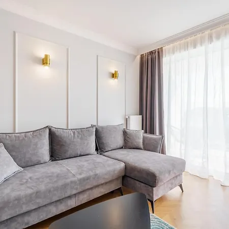Westin House 303 *