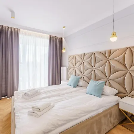 Aparthotel Westin House 303 *