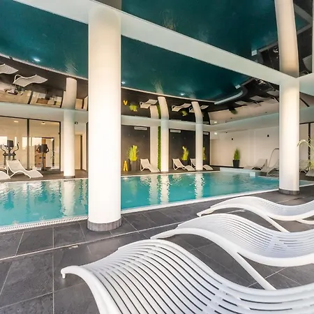 Westin House 303 아파트호텔 3*